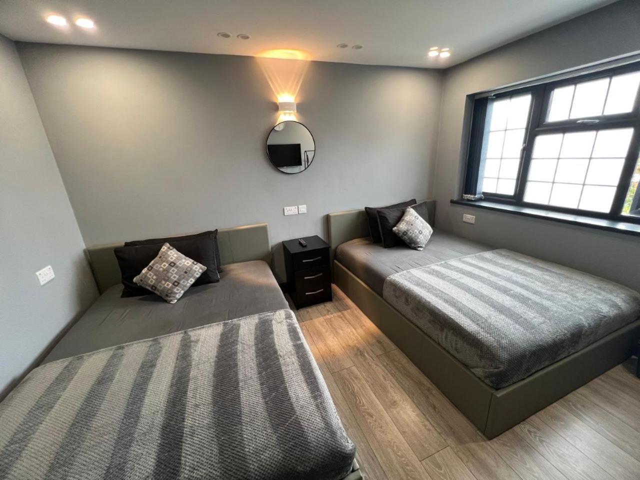 Urban Escape 4bedroom House- With Free Private Parking - Birmingham